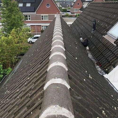 Dakinspectie Wijk en Aalburg aan de nokvorsten
